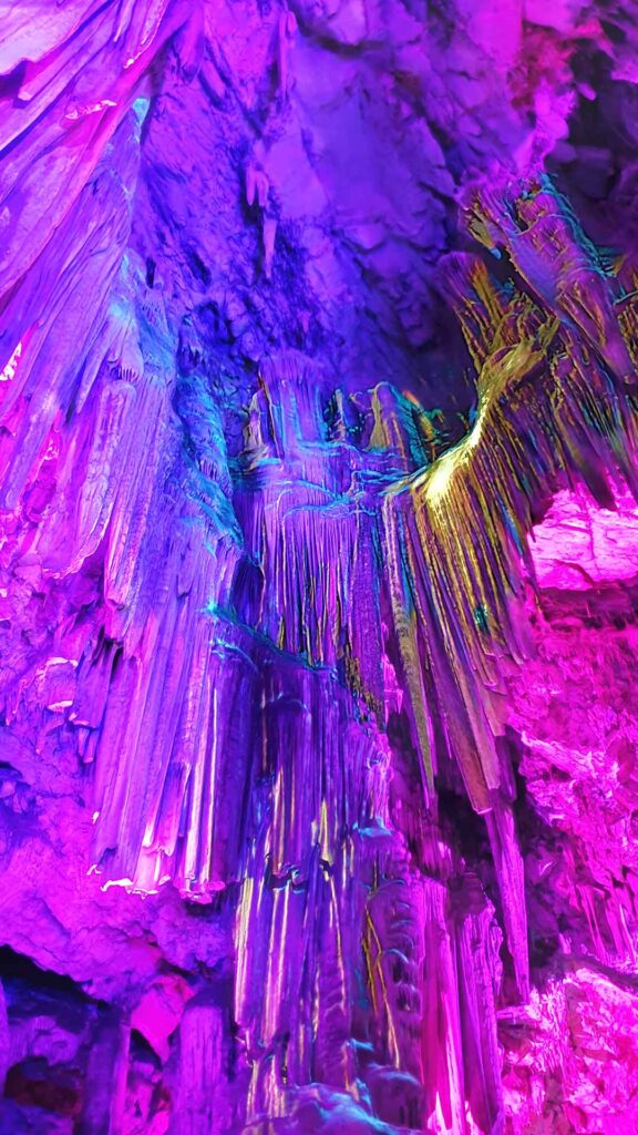 Lichtshow in der St. Michael’s Cave