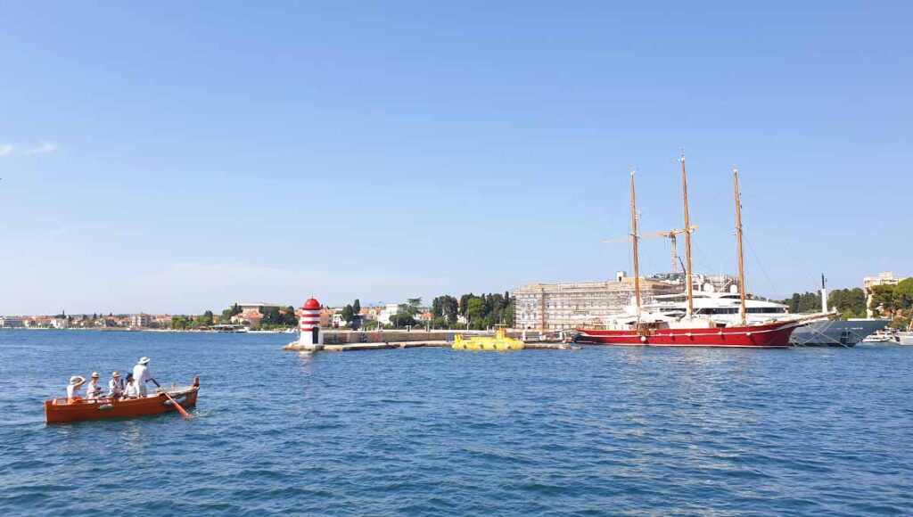 Ruderboot Stadthafen Zadar