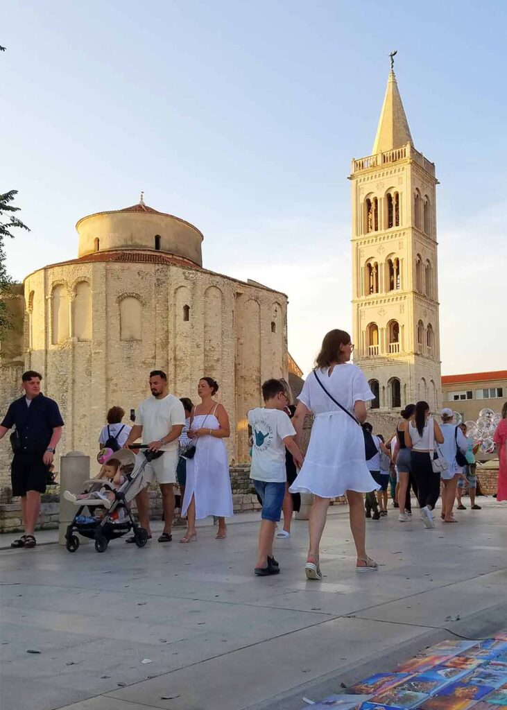 Rundkirche St. Donatus und Glockenturm in Zadar