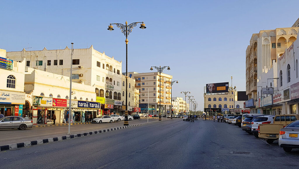 Strassenzug in Salala / Oman