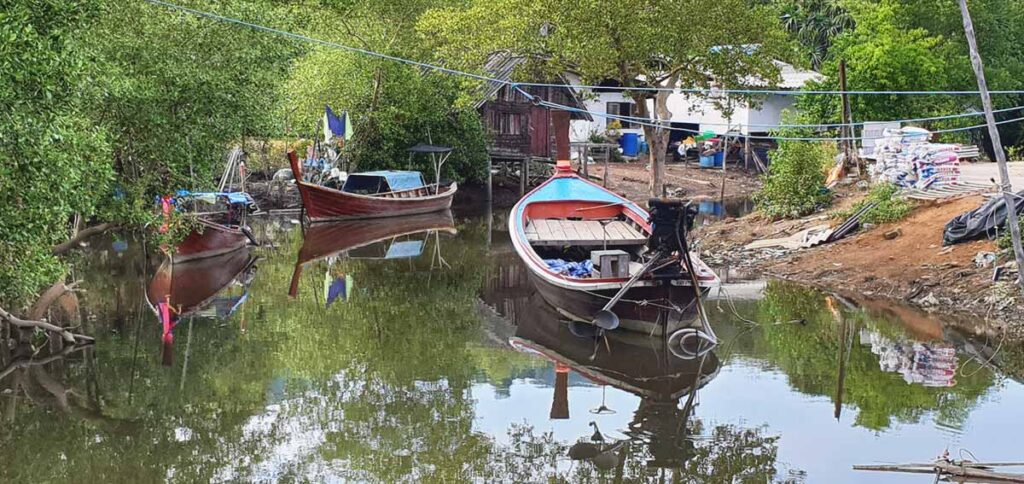 Boote auf Koh Mook