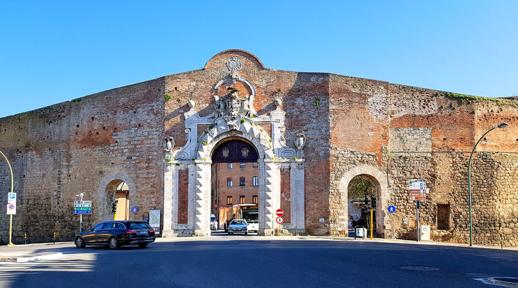 Toskana - Siena - Porta Camollia